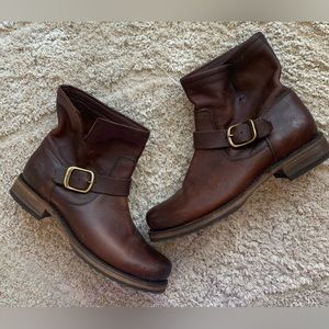Frye Natalie Engineer Short Boot Brown Sz 8